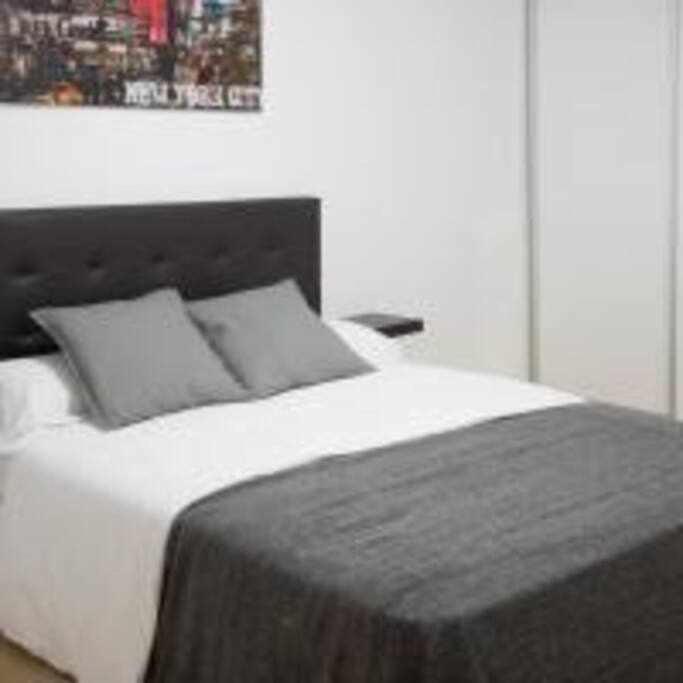 Apartamento Sotano En Gran Via Madrid Buitenkant foto