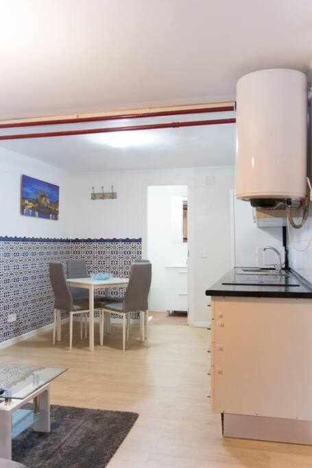 Apartamento Sotano En Gran Via Madrid Buitenkant foto