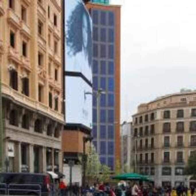 Apartamento Sotano En Gran Via Madrid Buitenkant foto