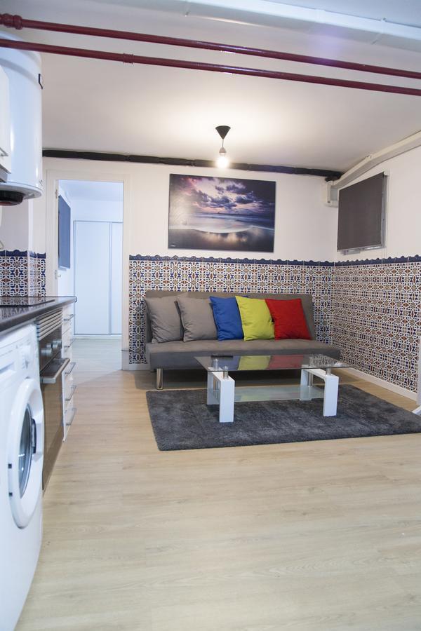 Apartamento Sotano En Gran Via Madrid Buitenkant foto